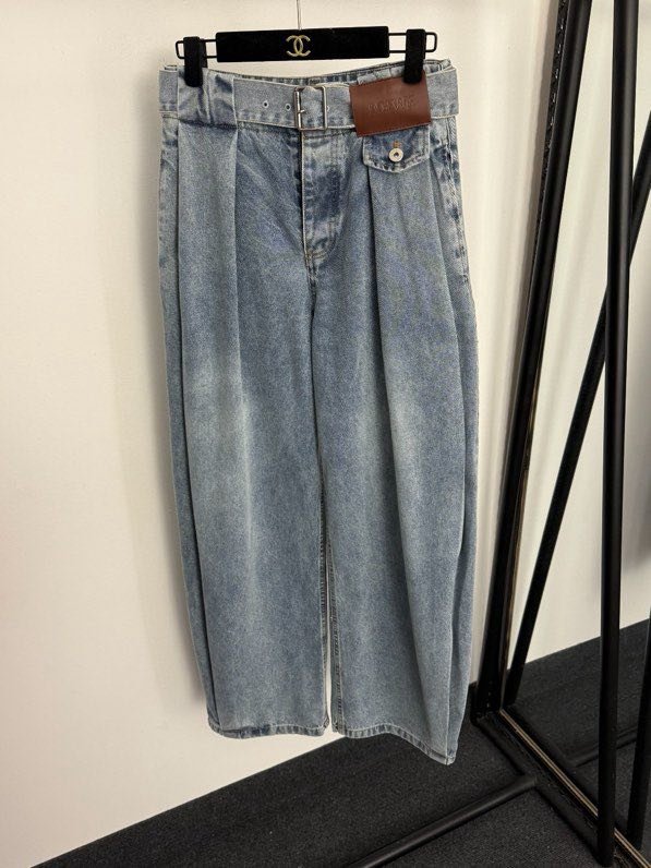 Джинсы с высокой талией