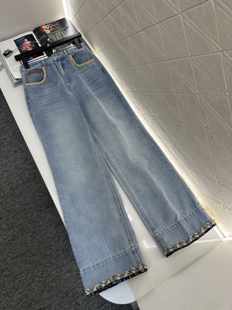 Джинсы женские