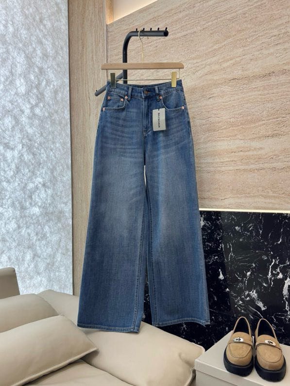 Джинсы женские