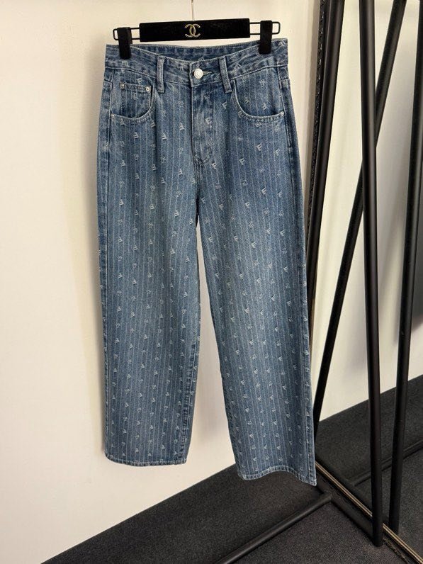 Джинсы женские