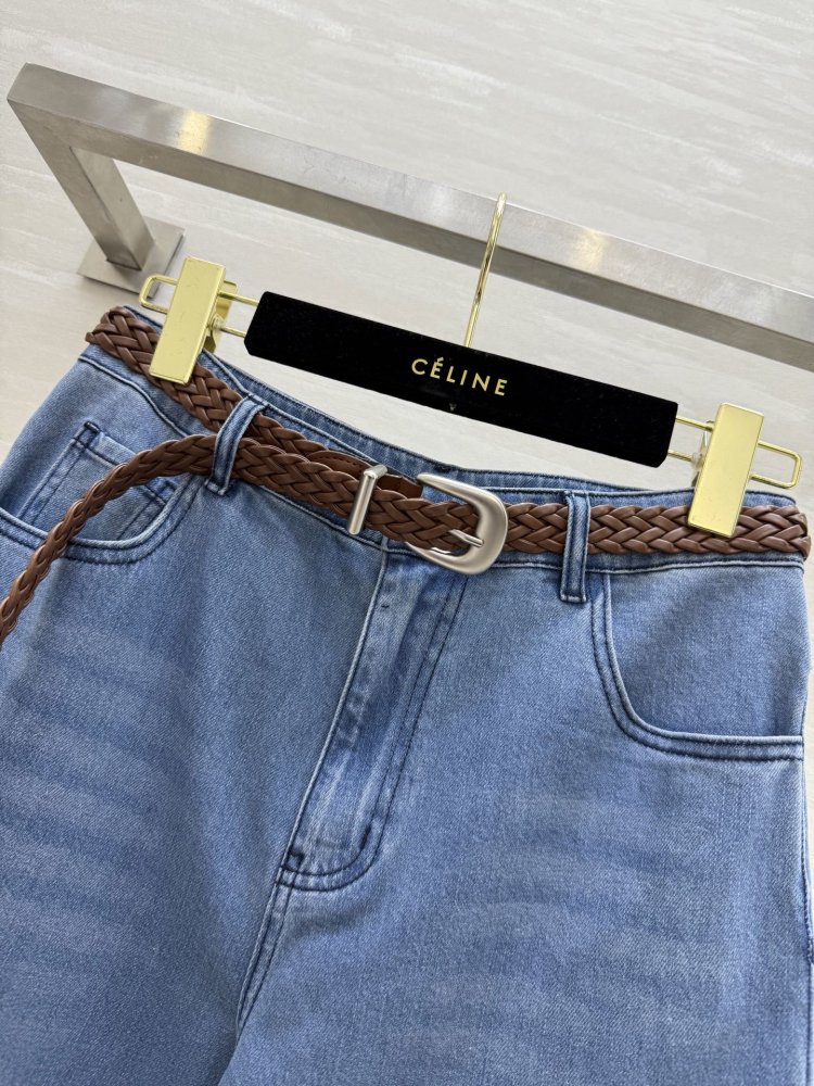 Джинсы женские фото 2