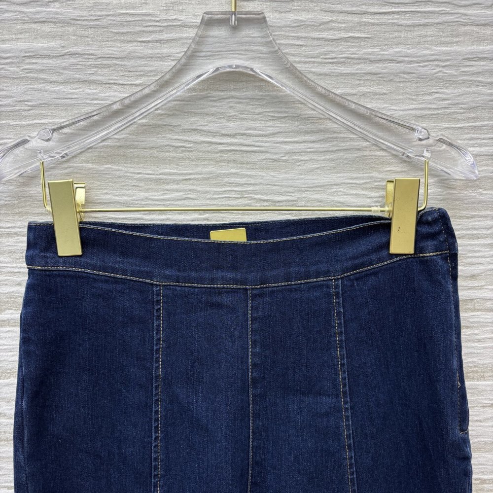 Джинсы женские фото 2