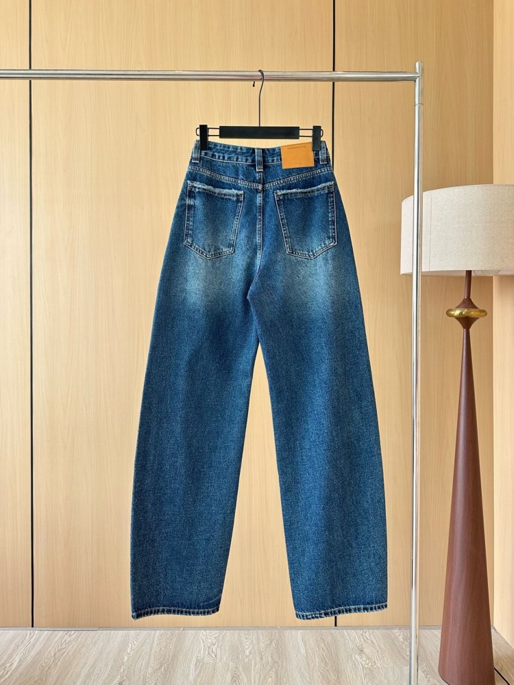 Джинсы женские фото 2