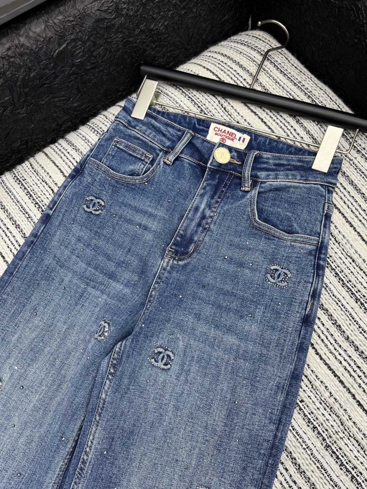 Джинсы женские фото 2