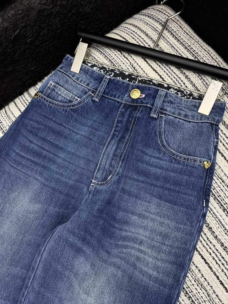 Джинсы женские фото 2