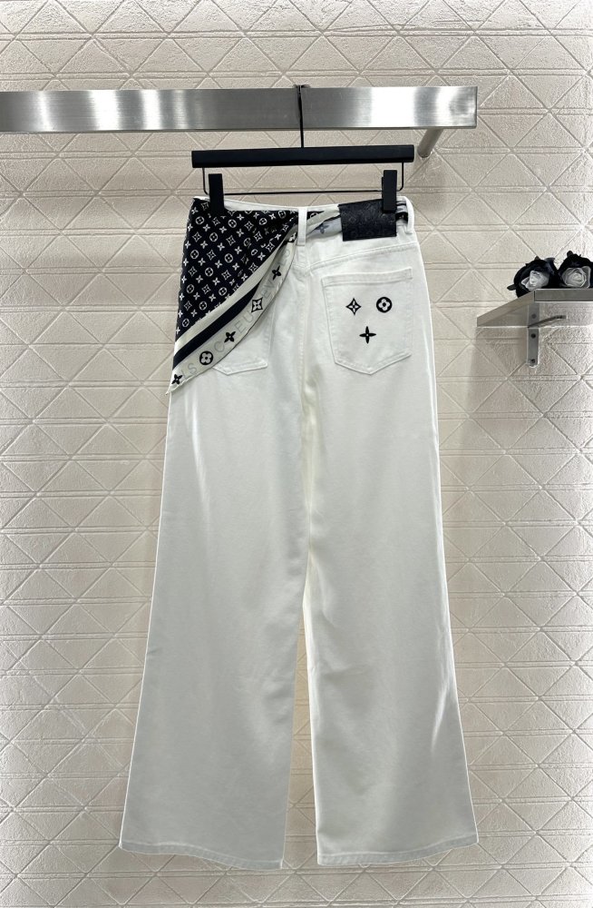 Джинсы женские фото 2