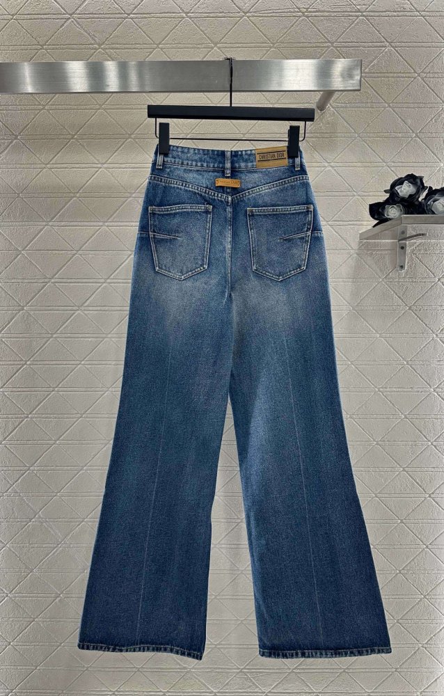 Джинсы женские фото 2