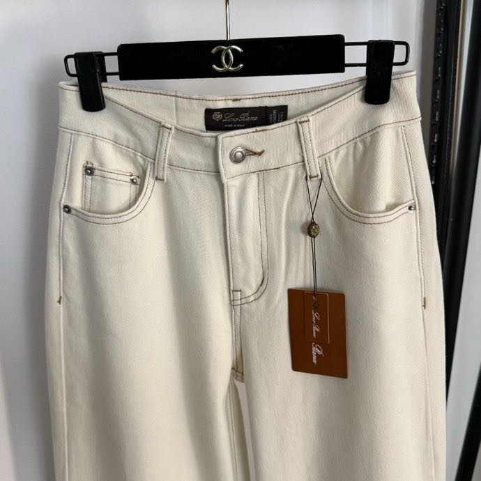 Джинсы женские фото 2