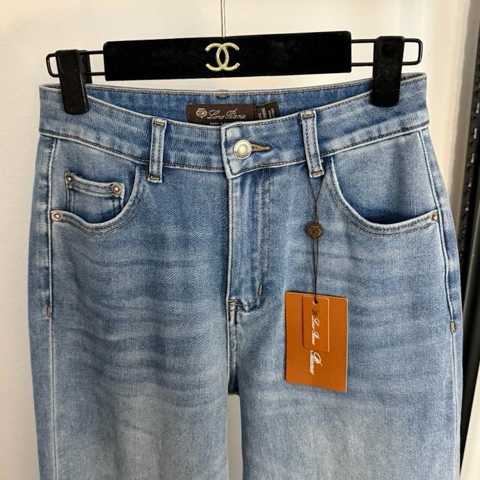 Джинсы женские фото 2