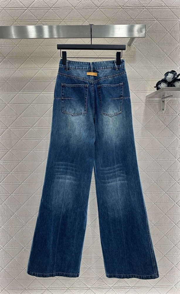 Джинсы женские фото 2