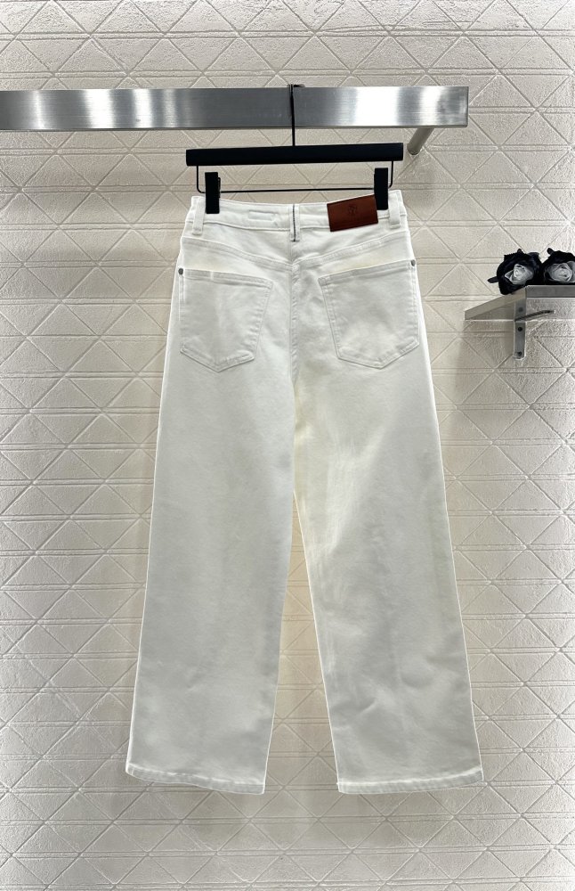 Джинсы женские фото 2