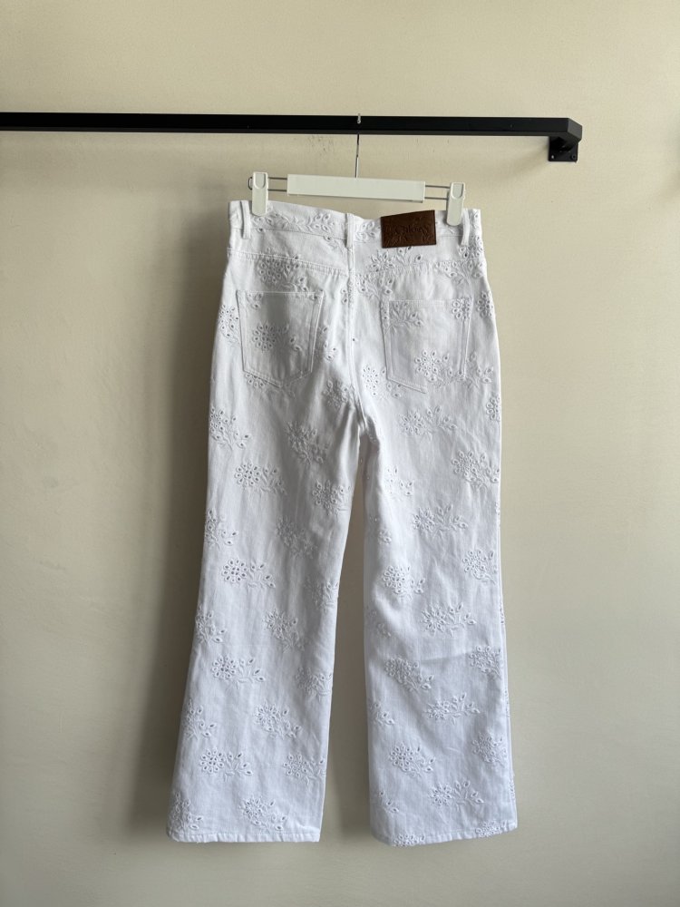 Джинсы женские фото 2