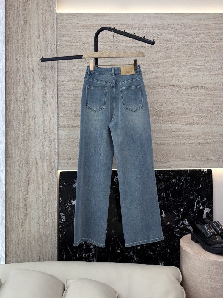 Джинсы женские фото 2