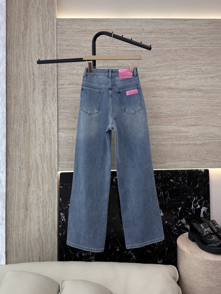 Джинсы женские фото 2