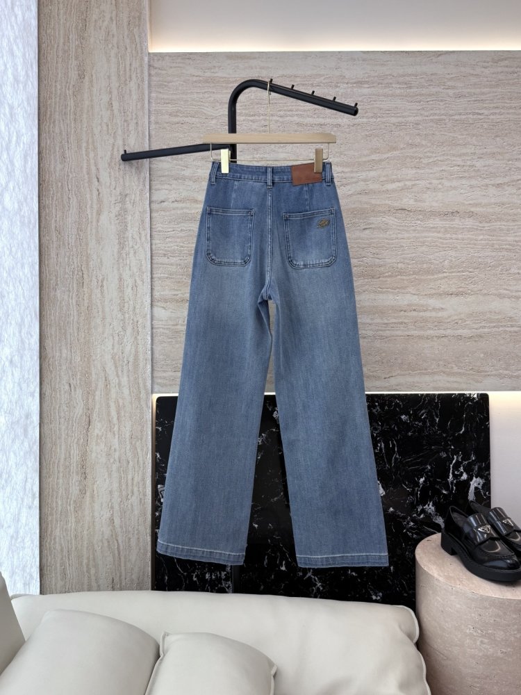 Джинсы женские фото 2