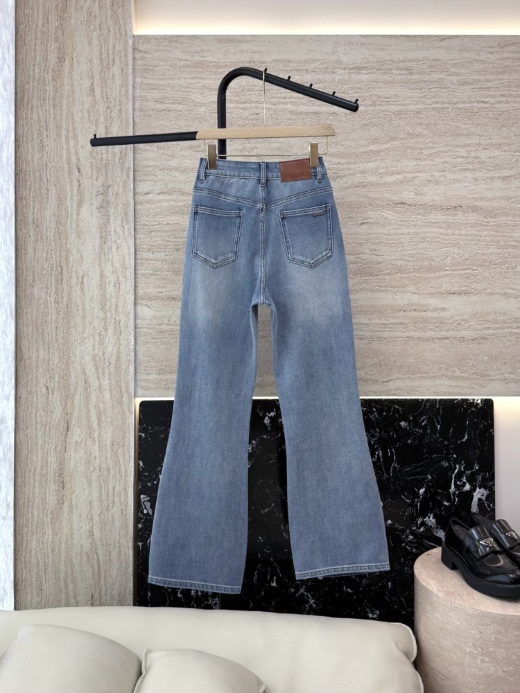 Джинсы женские фото 2