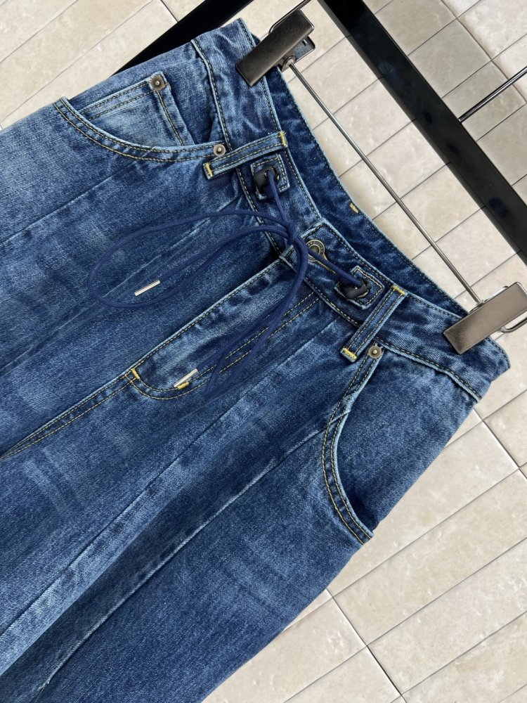 Джинсы женские фото 2