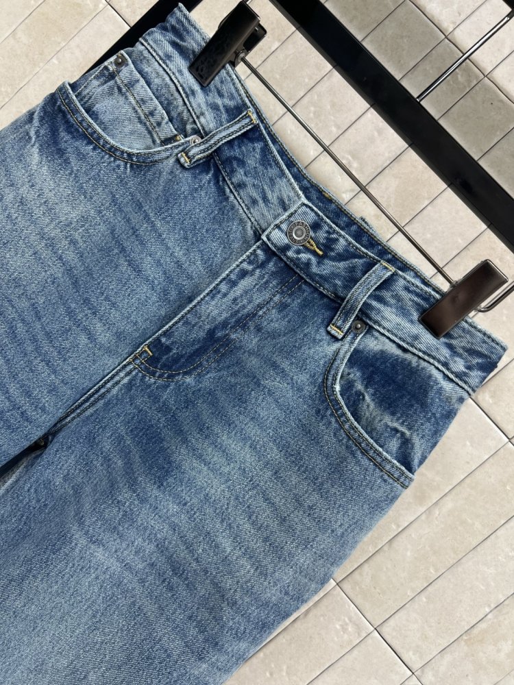 Джинсы женские фото 2