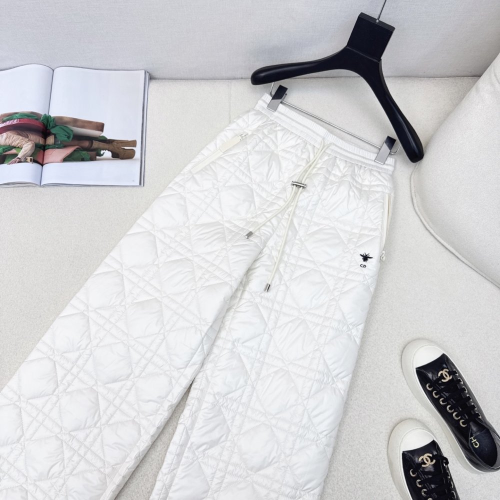 Джинсы женские фото 2