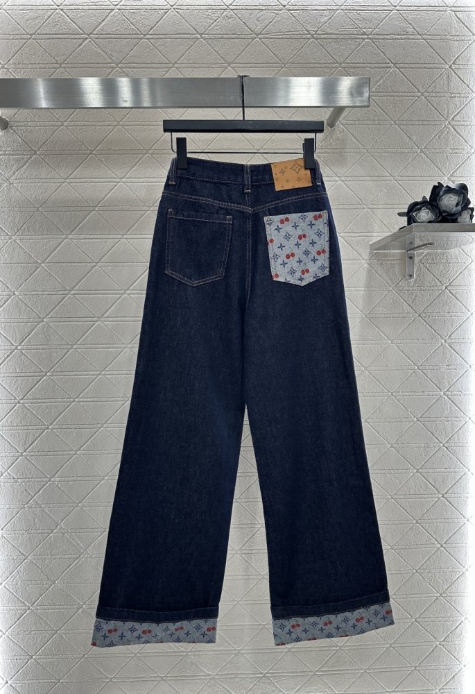 Джинсы женские фото 2