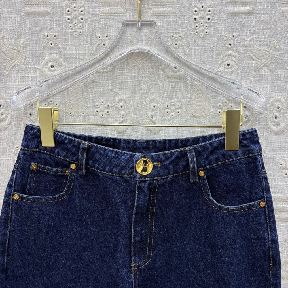 Джинсы женские фото 2