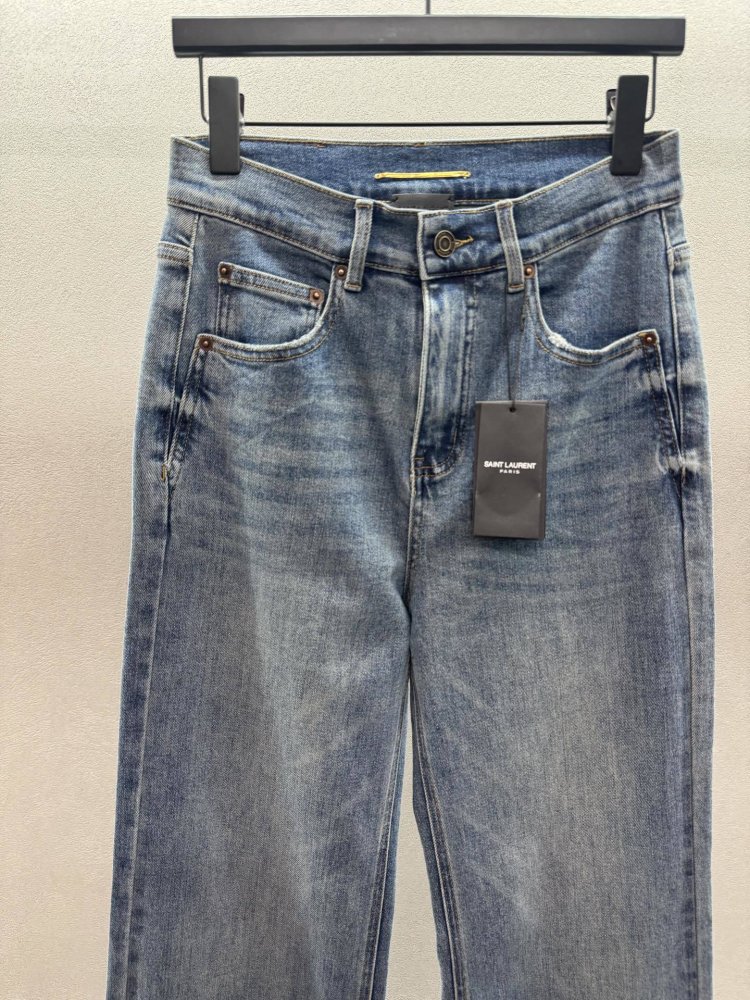 Джинсы женские фото 2