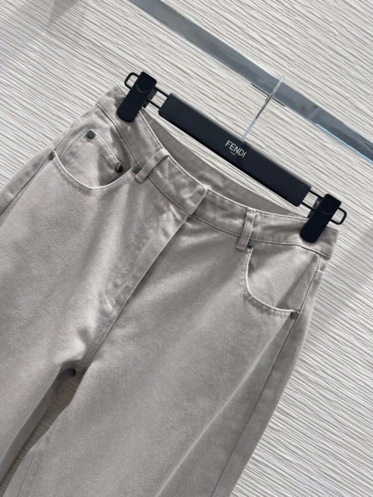 Джинсы женские фото 2