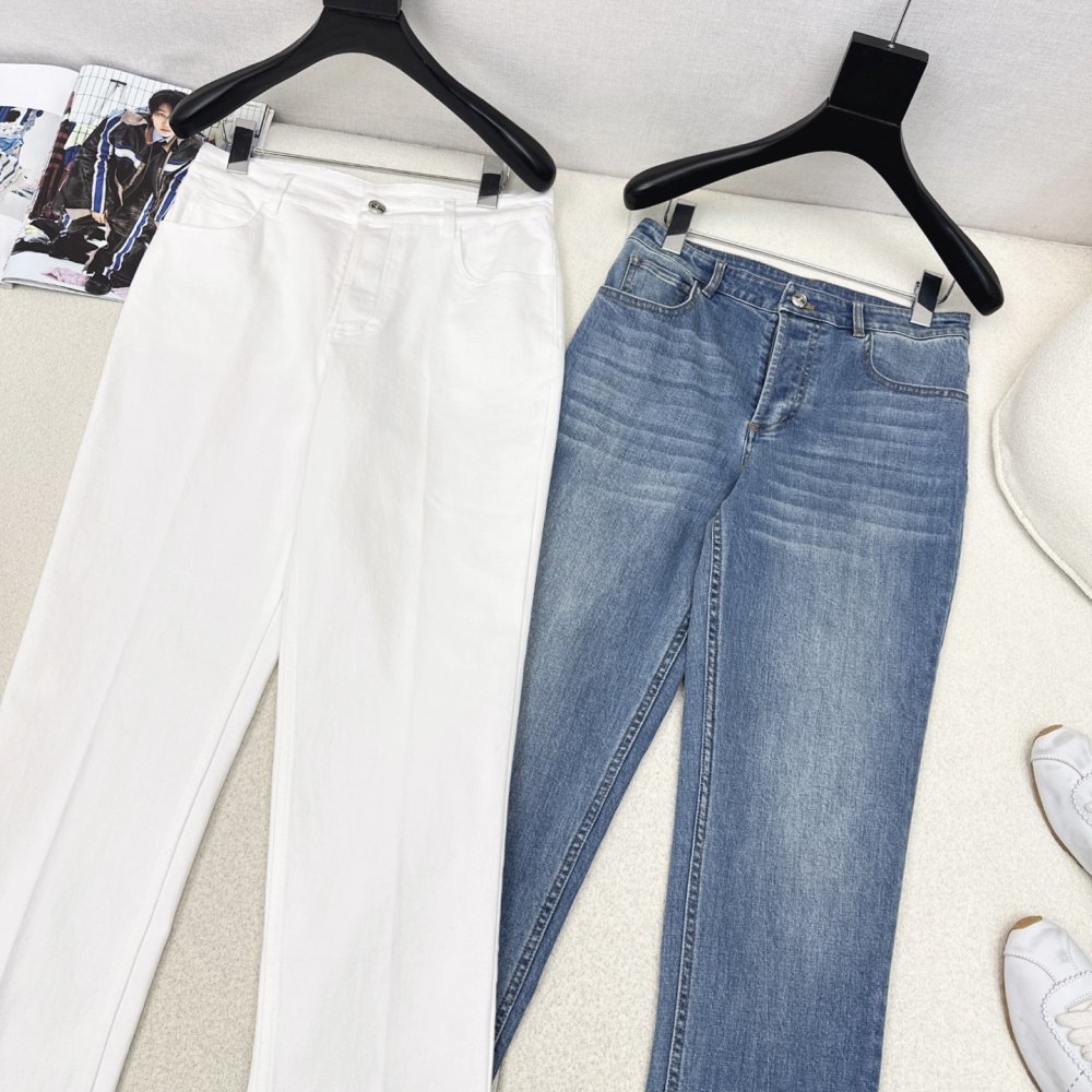 Джинсы женские фото 2