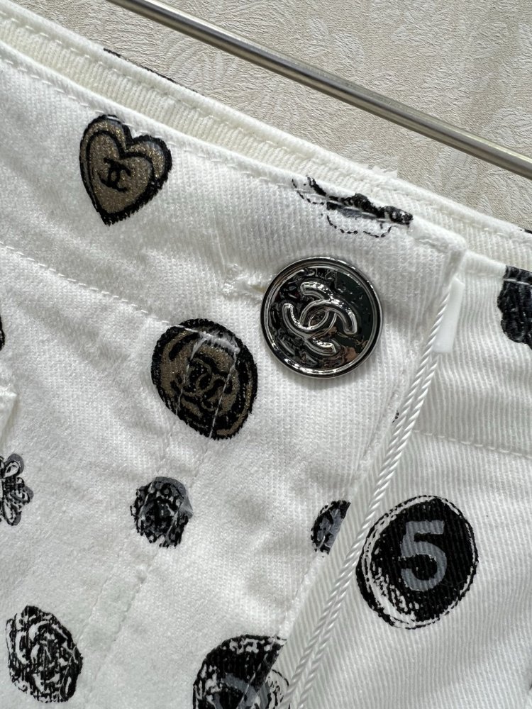 Джинсы женские фото 2