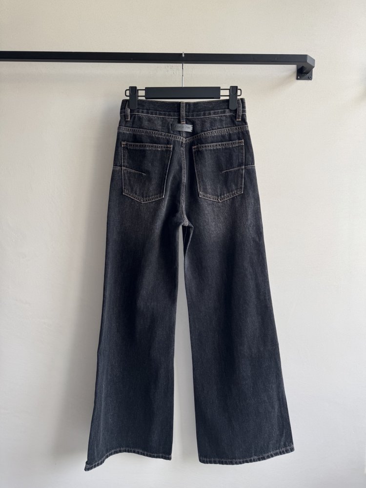 Джинсы женские фото 2