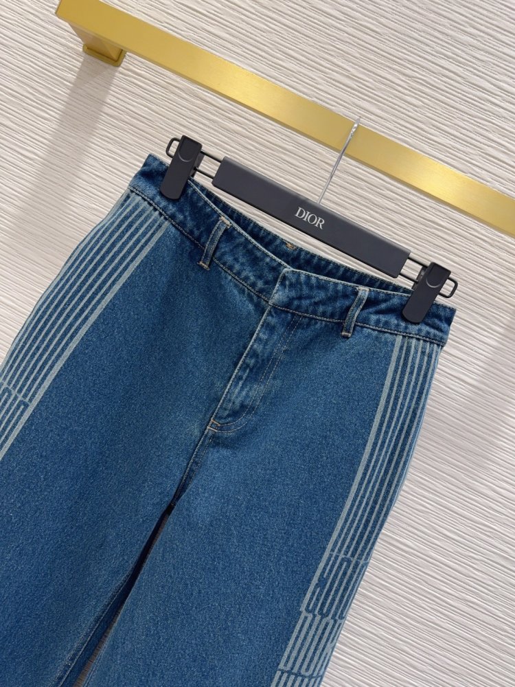 Джинсы женские фото 2