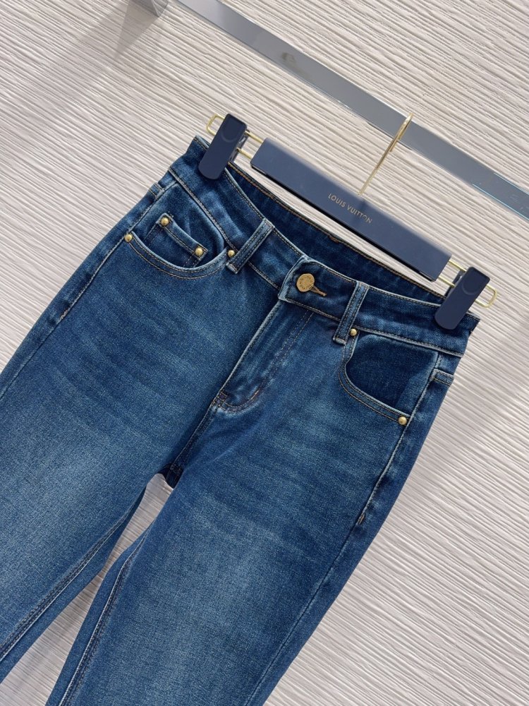 Джинсы женские фото 2