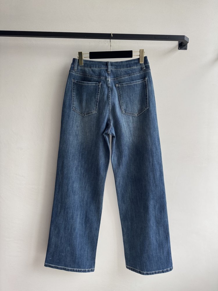 Джинсы женские фото 2