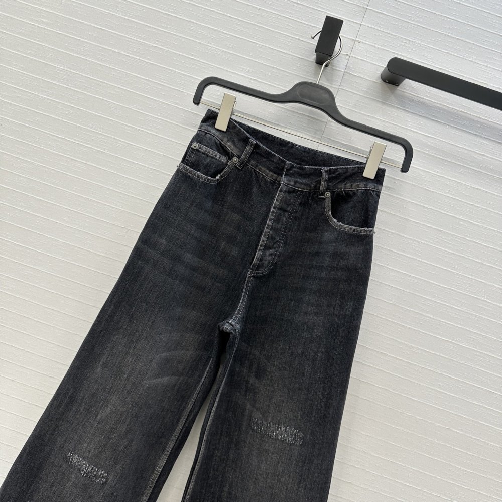 Джинсы женские фото 2