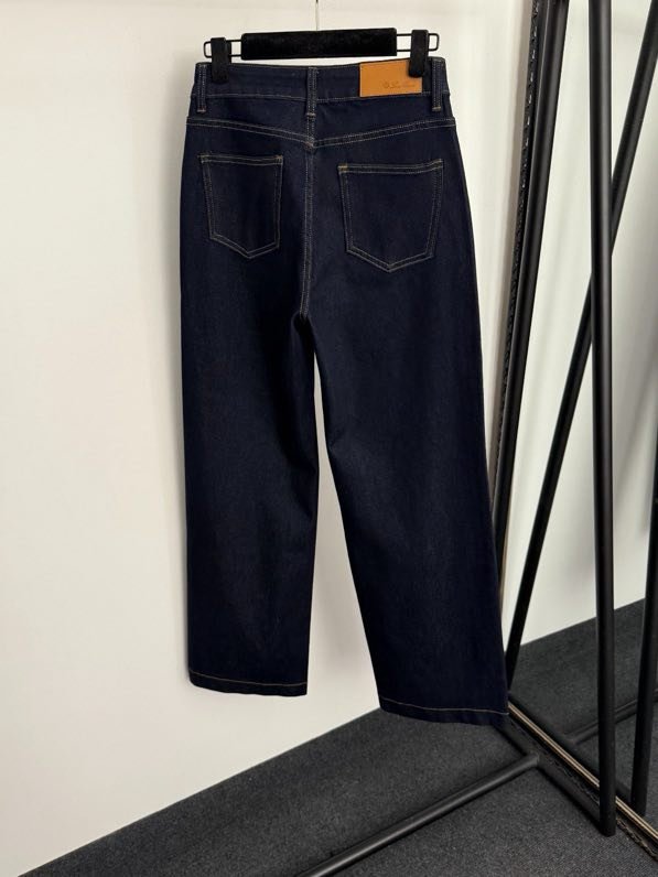 Джинсы женские фото 2