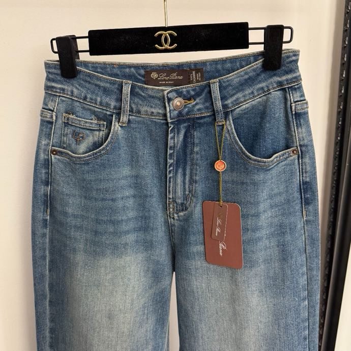 Джинсы женские фото 2