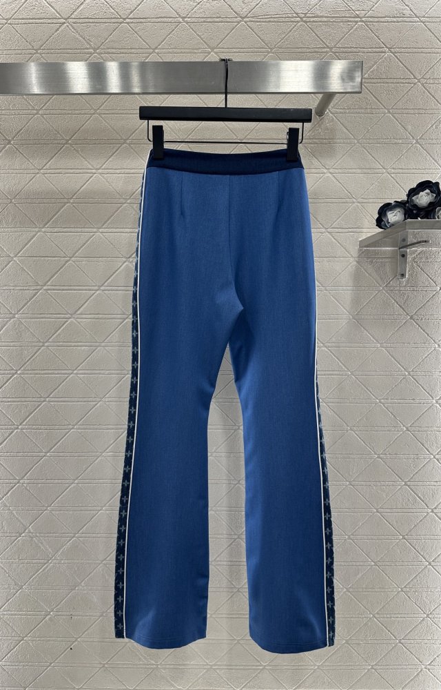 Джинсы женские фото 2