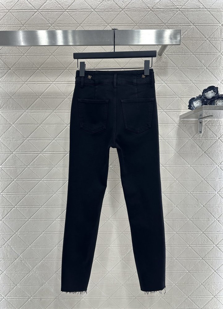 Джинсы женские фото 2