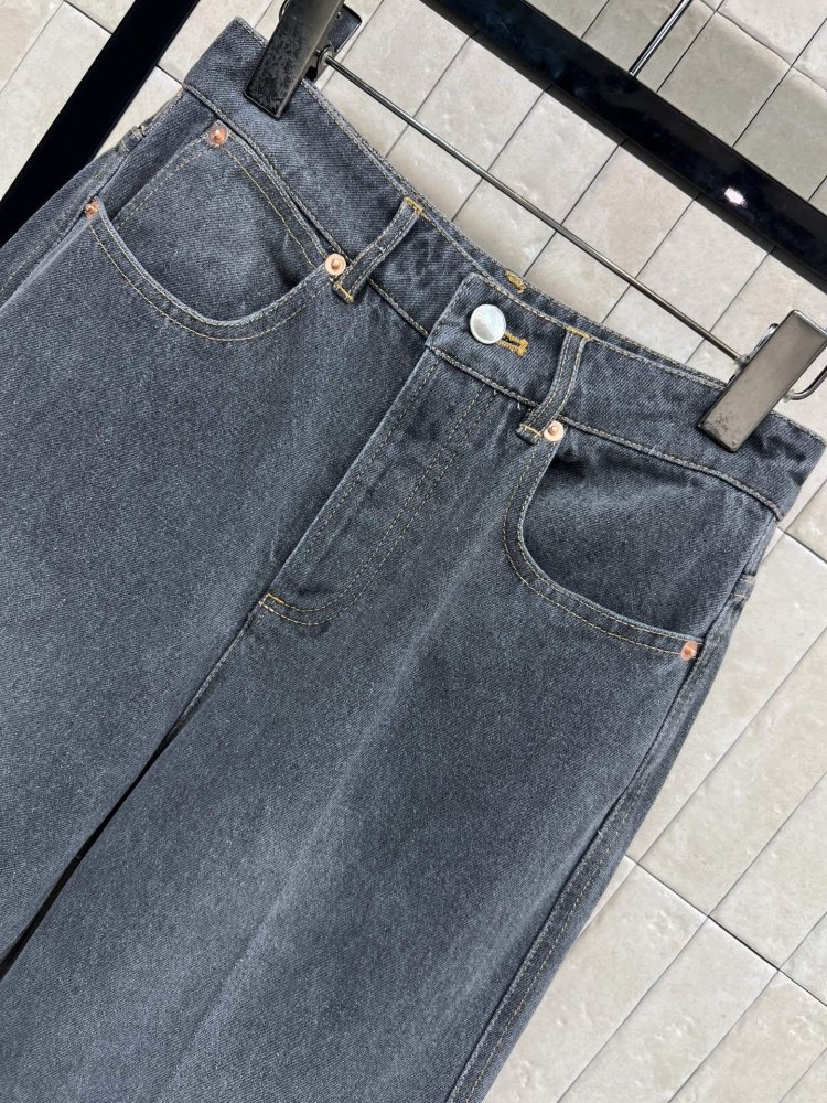 Джинсы женские фото 2