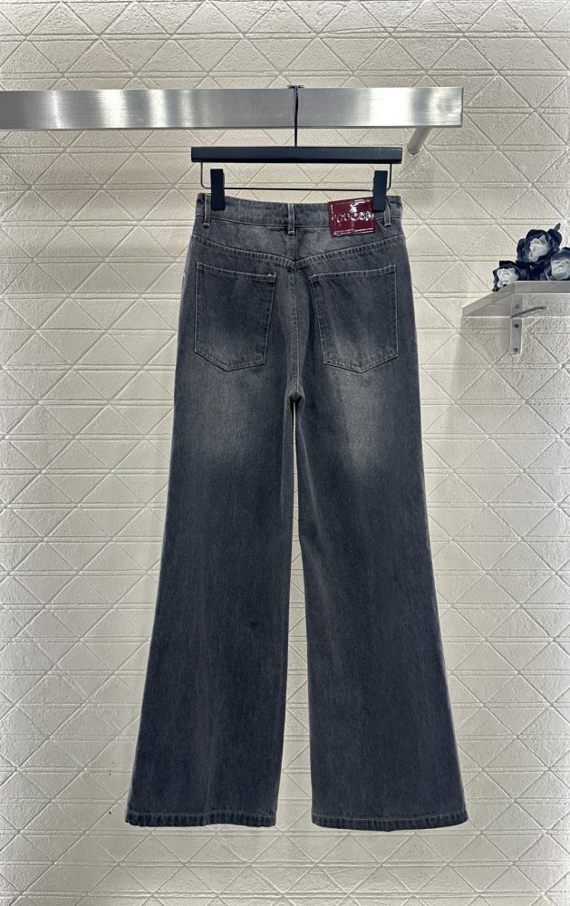 Джинсы женские фото 2