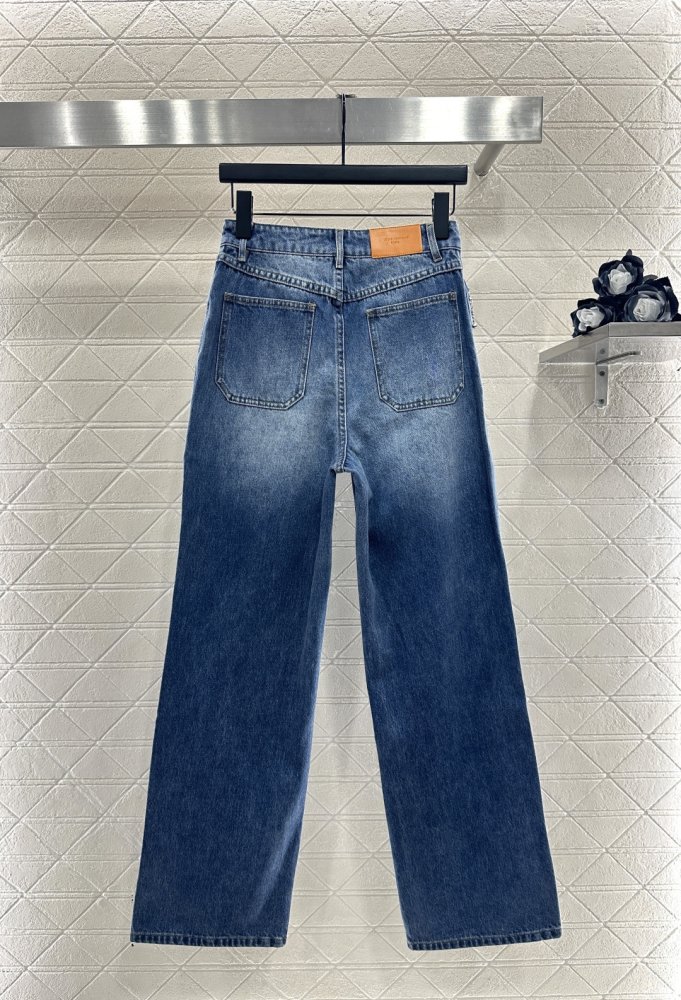 Джинсы женские фото 2