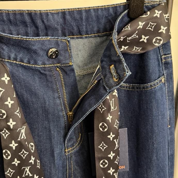 Джинсы женские фото 2