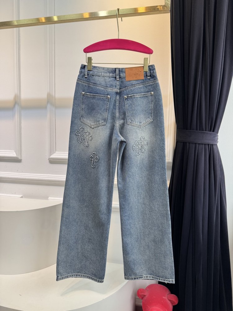 Джинсы женские фото 2