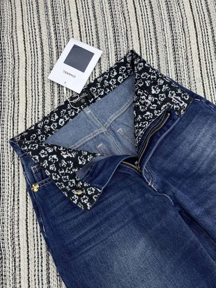 Джинсы женские фото 3