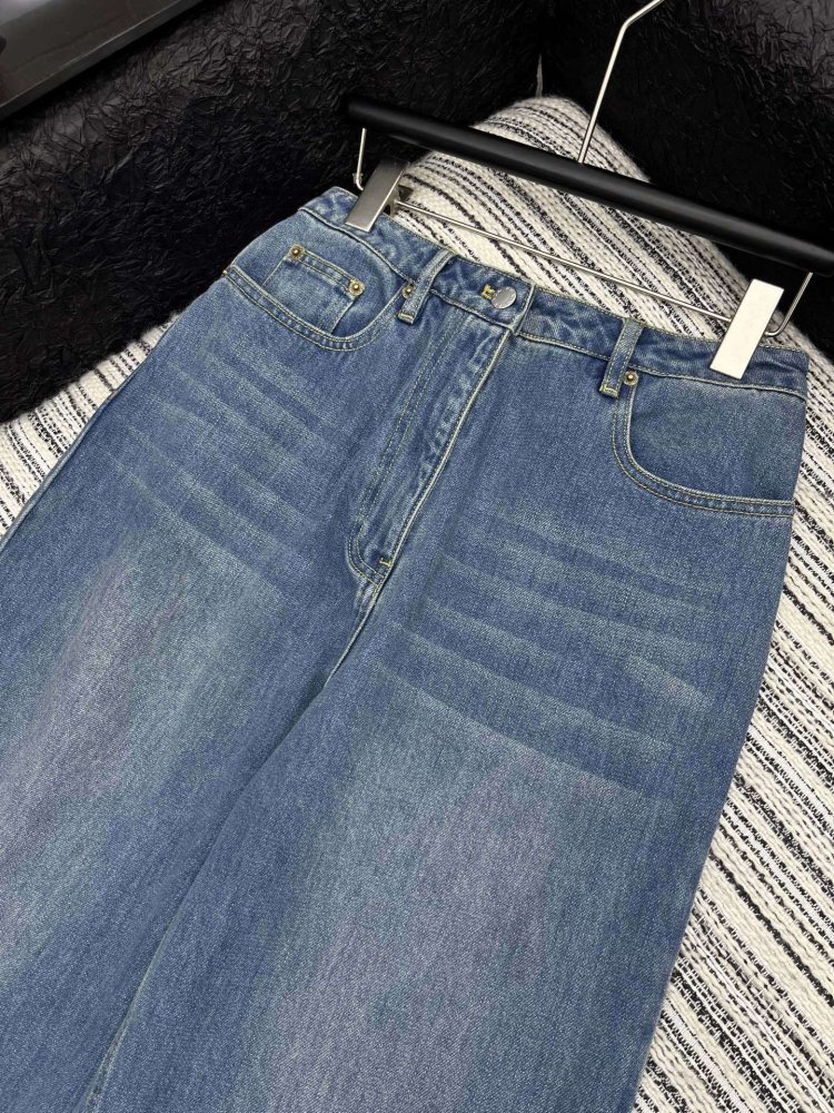 Джинсы женские фото 3