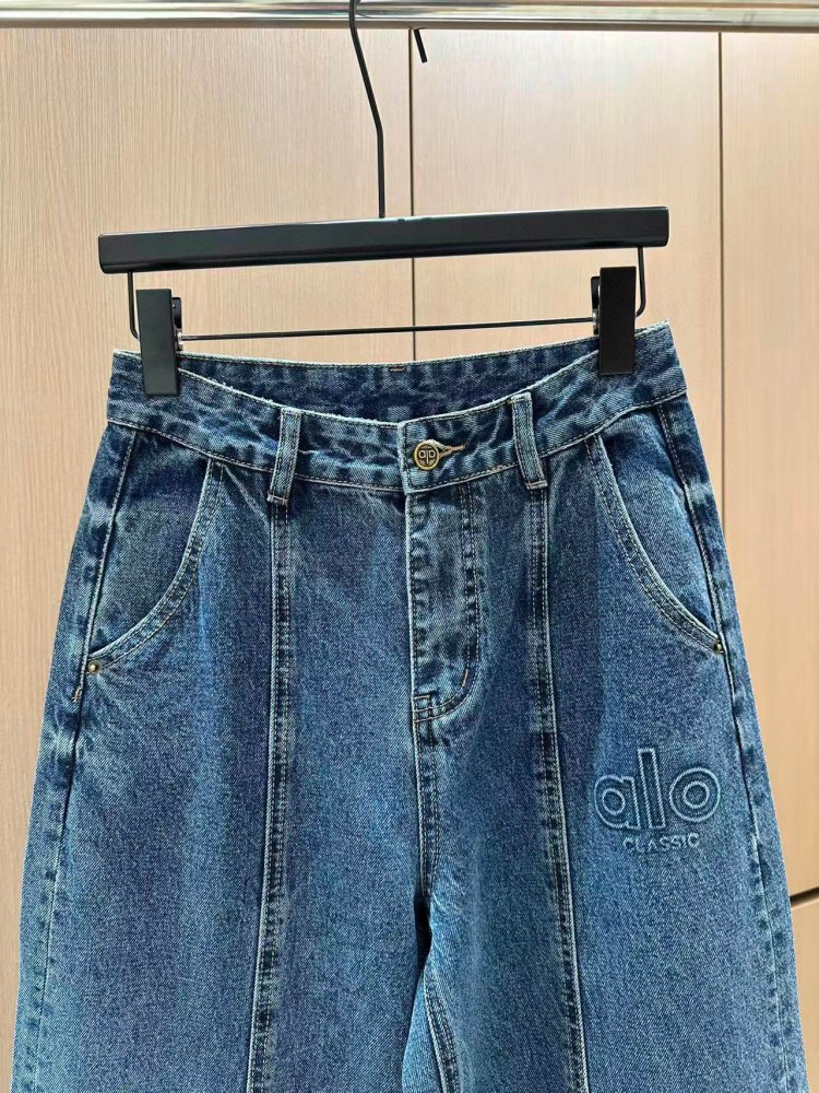 Джинсы женские фото 3