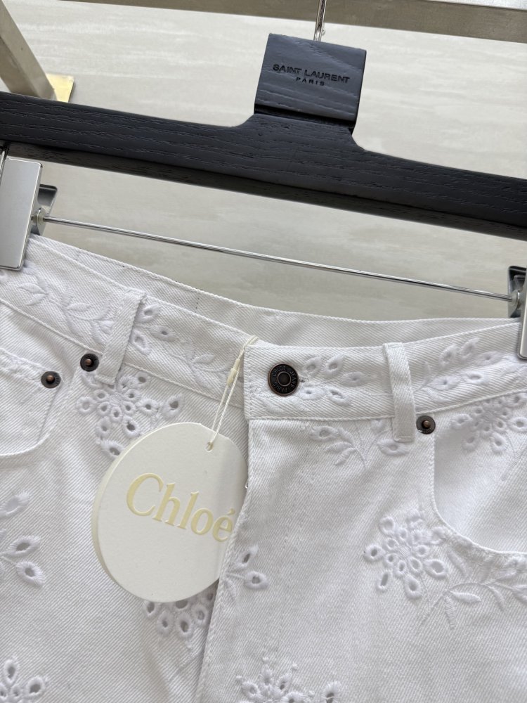 Джинсы женские фото 3