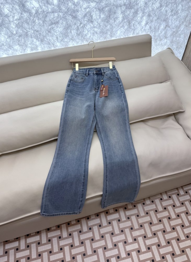 Джинсы женские фото 3