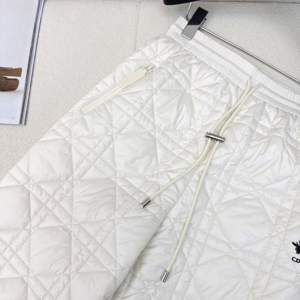 Джинсы женские фото 3