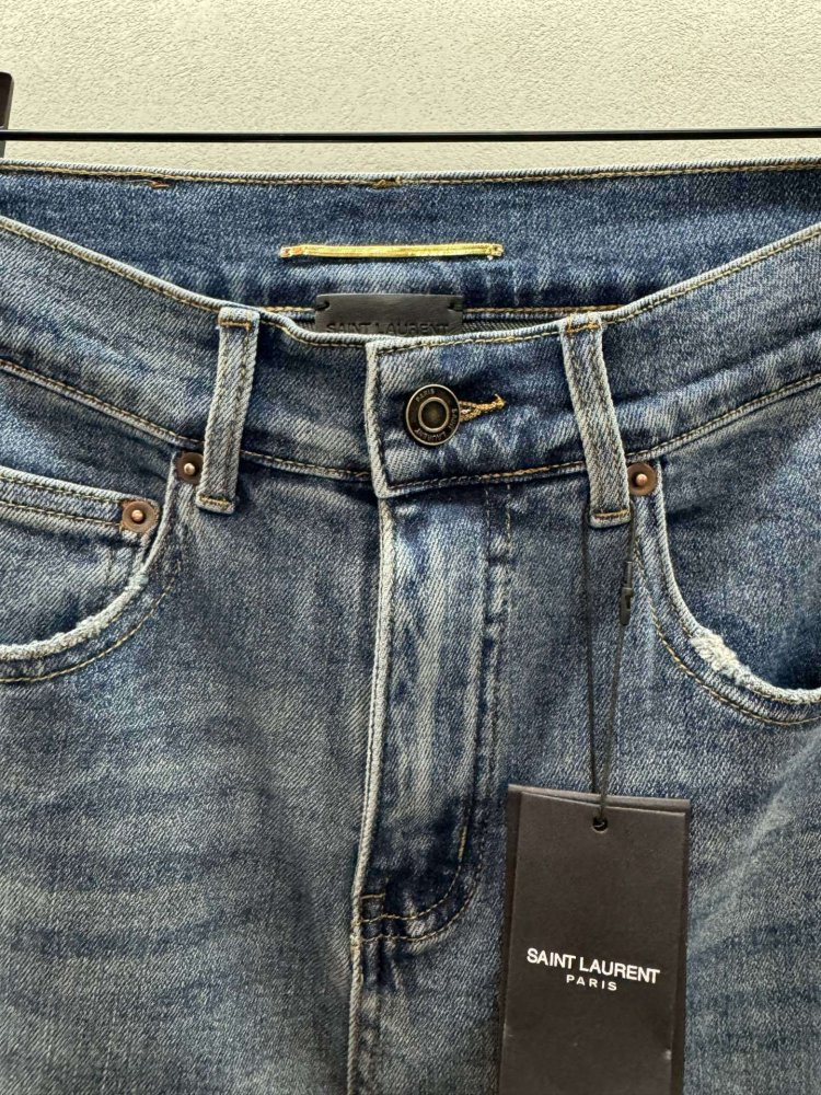 Джинсы женские фото 3